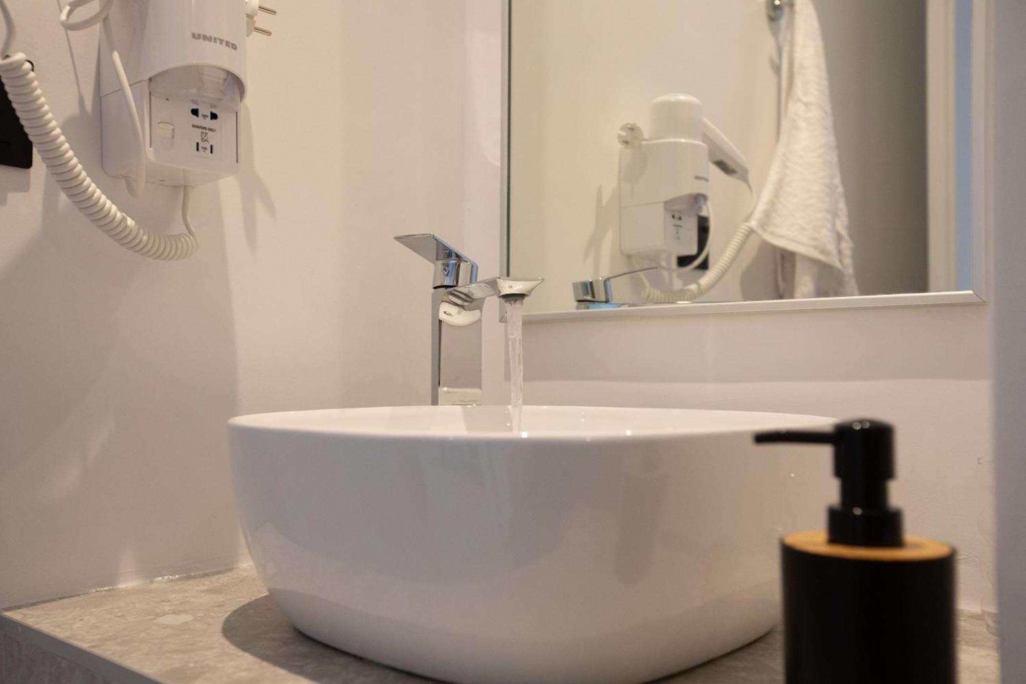 Griffin Suites Heraklion  Bagian luar foto