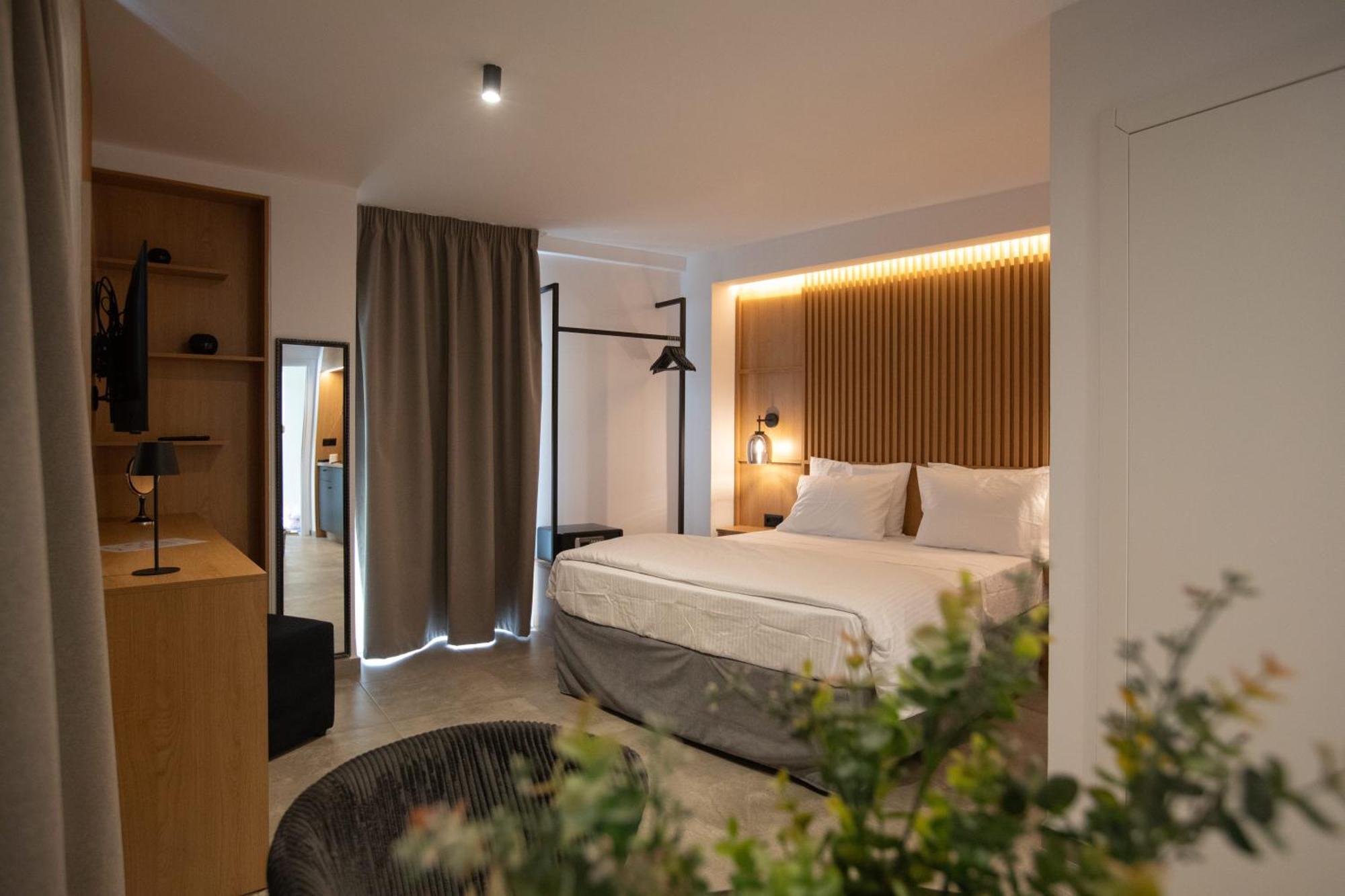 Griffin Suites Heraklion  Bagian luar foto