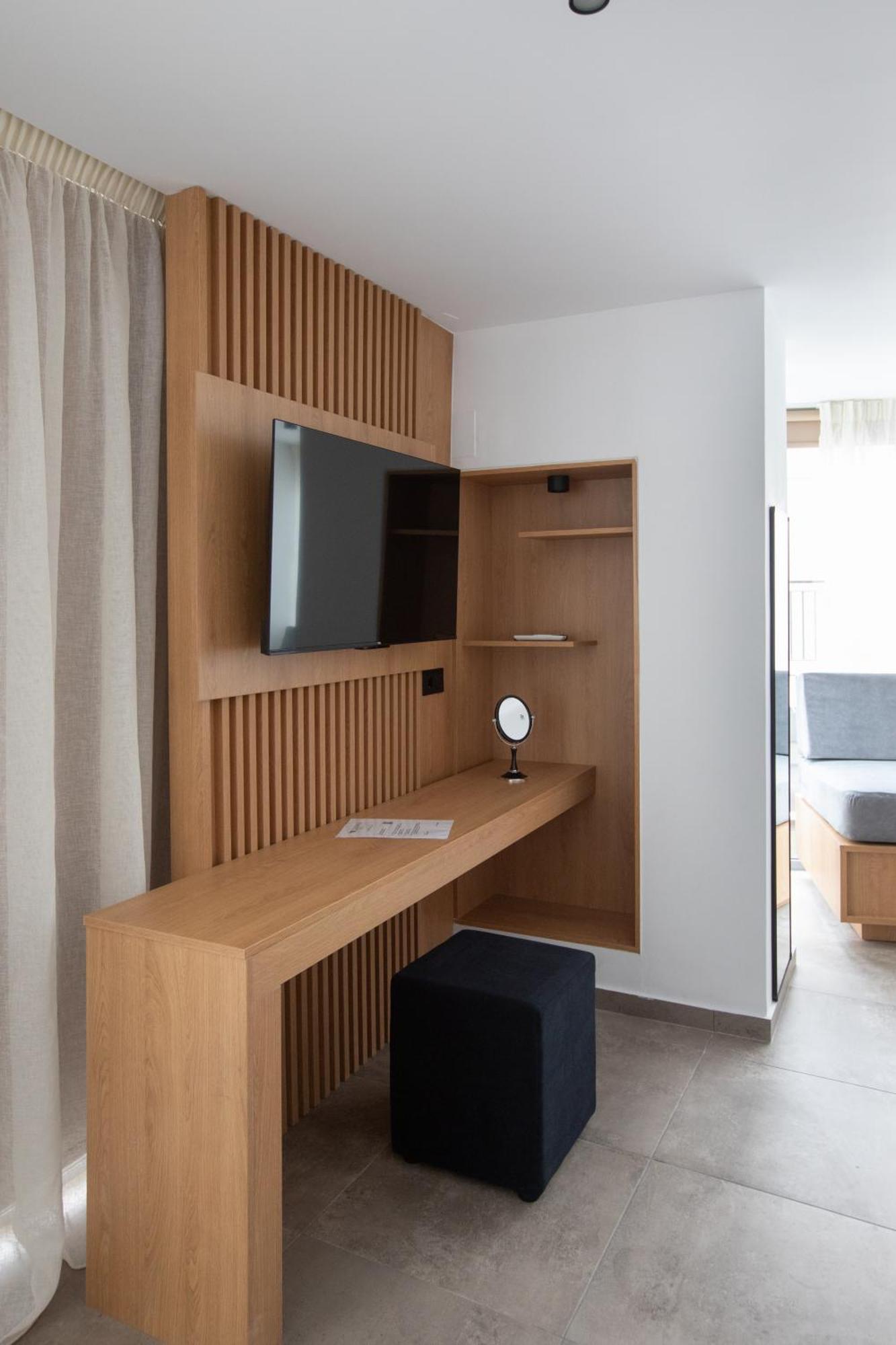 Griffin Suites Heraklion  Bagian luar foto