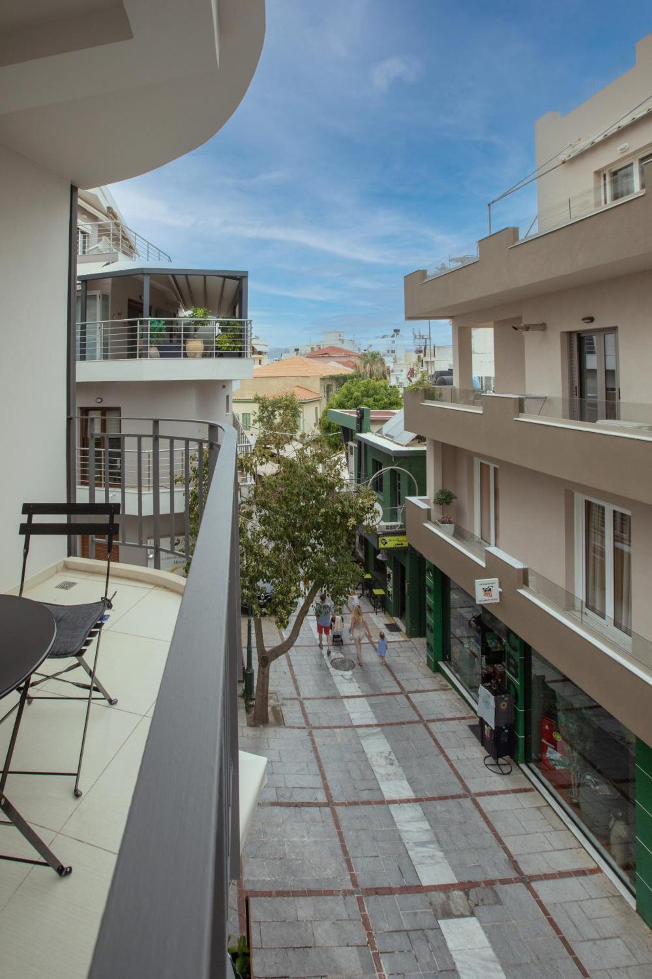 Griffin Suites Heraklion  Bagian luar foto