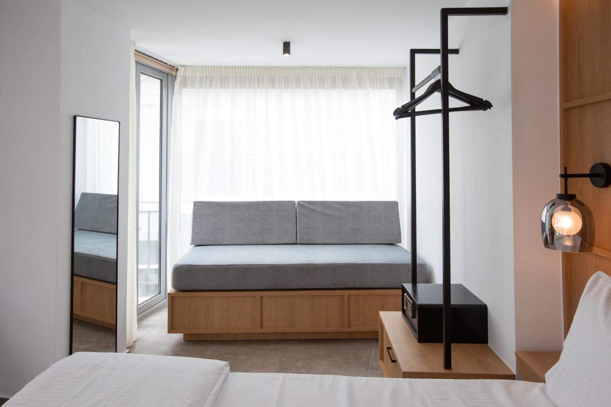 Griffin Suites Heraklion  Bagian luar foto