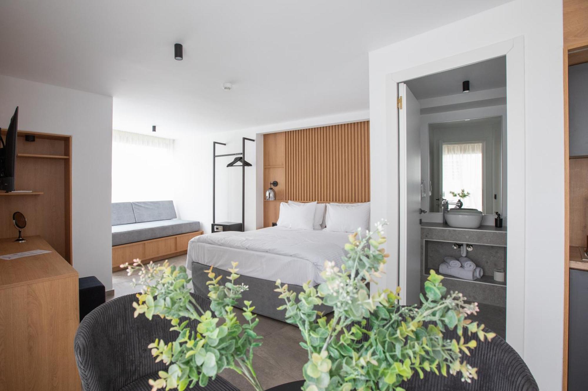 Griffin Suites Heraklion  Bagian luar foto